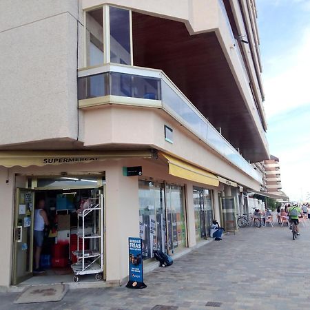 Acogedor Y Amplio Apartamento Familiar A Pie De Playa Calafell Dış mekan fotoğraf