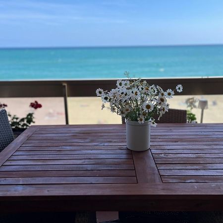 Acogedor Y Amplio Apartamento Familiar A Pie De Playa Calafell Dış mekan fotoğraf