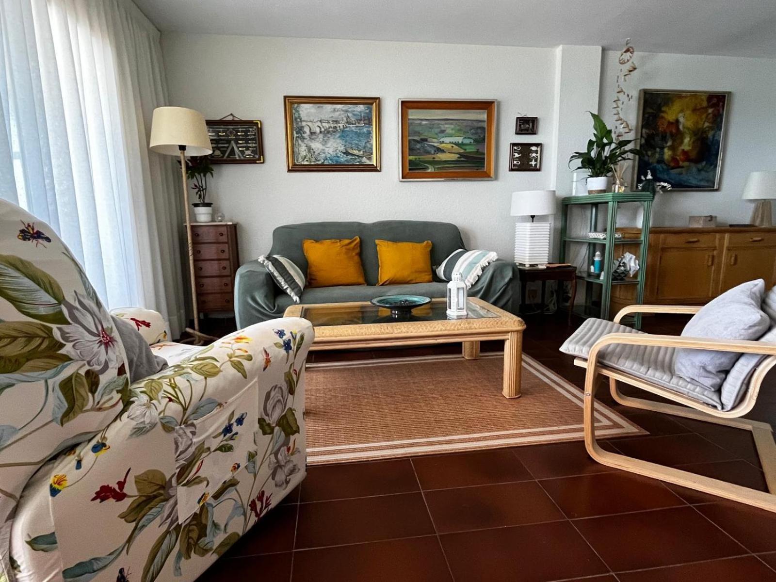 Acogedor Y Amplio Apartamento Familiar A Pie De Playa Calafell Dış mekan fotoğraf