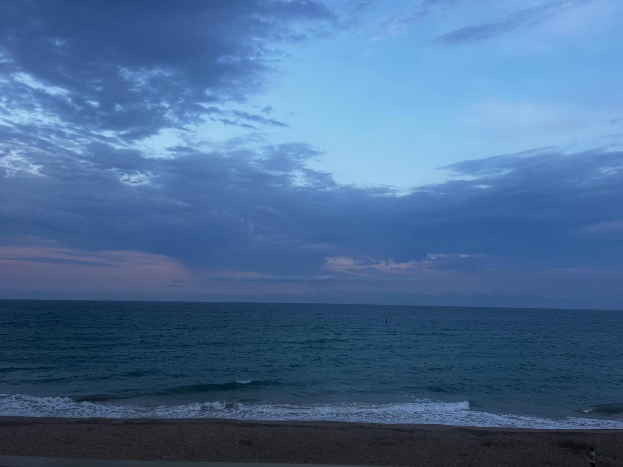 Acogedor Y Amplio Apartamento Familiar A Pie De Playa Calafell Dış mekan fotoğraf